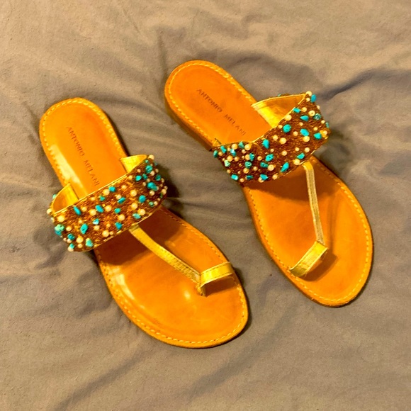 ANTONIO MELANI Shoes - ☀️🔥HOST PICK🔥☀️ Antonio Melani Leather Beaded sandals womens sz 9.5